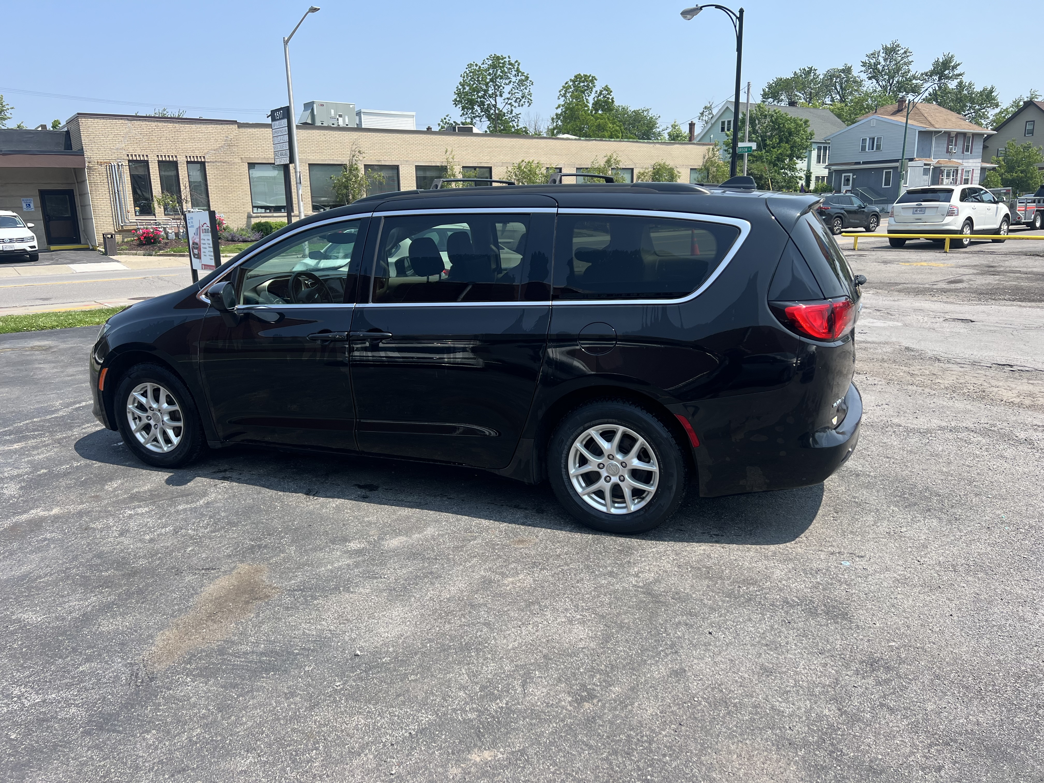 2020 Chrysler Voyager